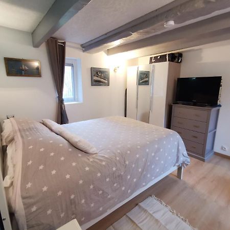 Ferienwohnung Le Rez De Jardin Honfleur Exterior foto